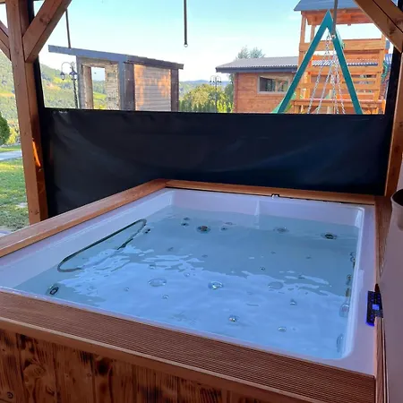 Dom wakacyjny Domki- 4 Z Jacuzzi I Sauną